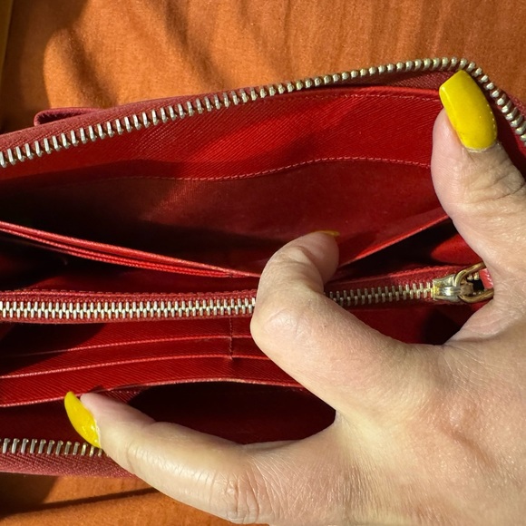 Prada Red Wallet with Bow Accent - Picture 7 of 9